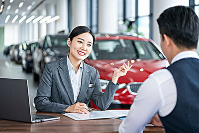 汽車銷售的藝術(shù) 策略與客戶關(guān)系管理