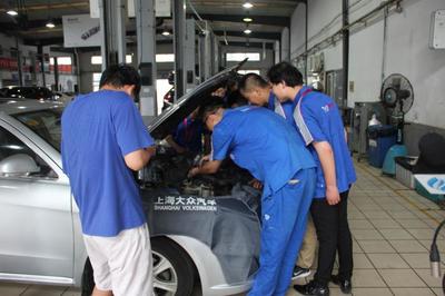 聯(lián)合走訪實踐點 不畏酷暑進車間，探索汽車銷售新路徑